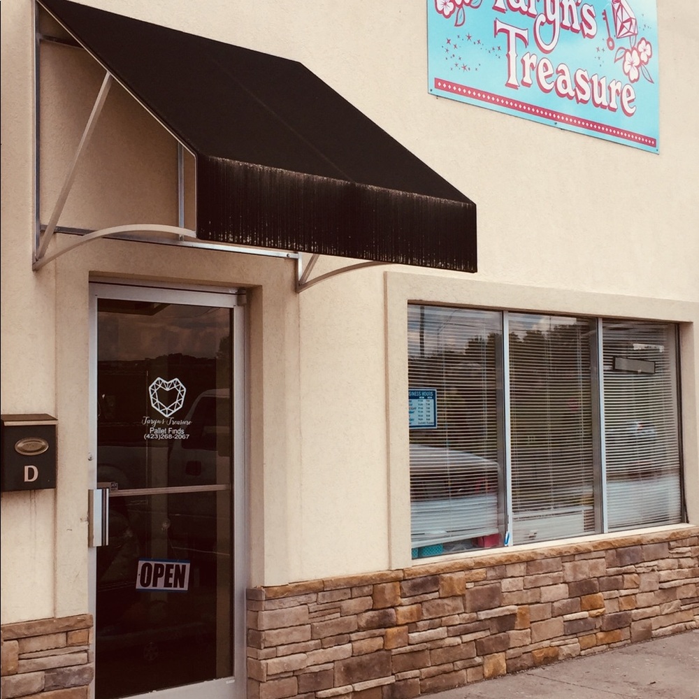 Meet your Posher, Perry